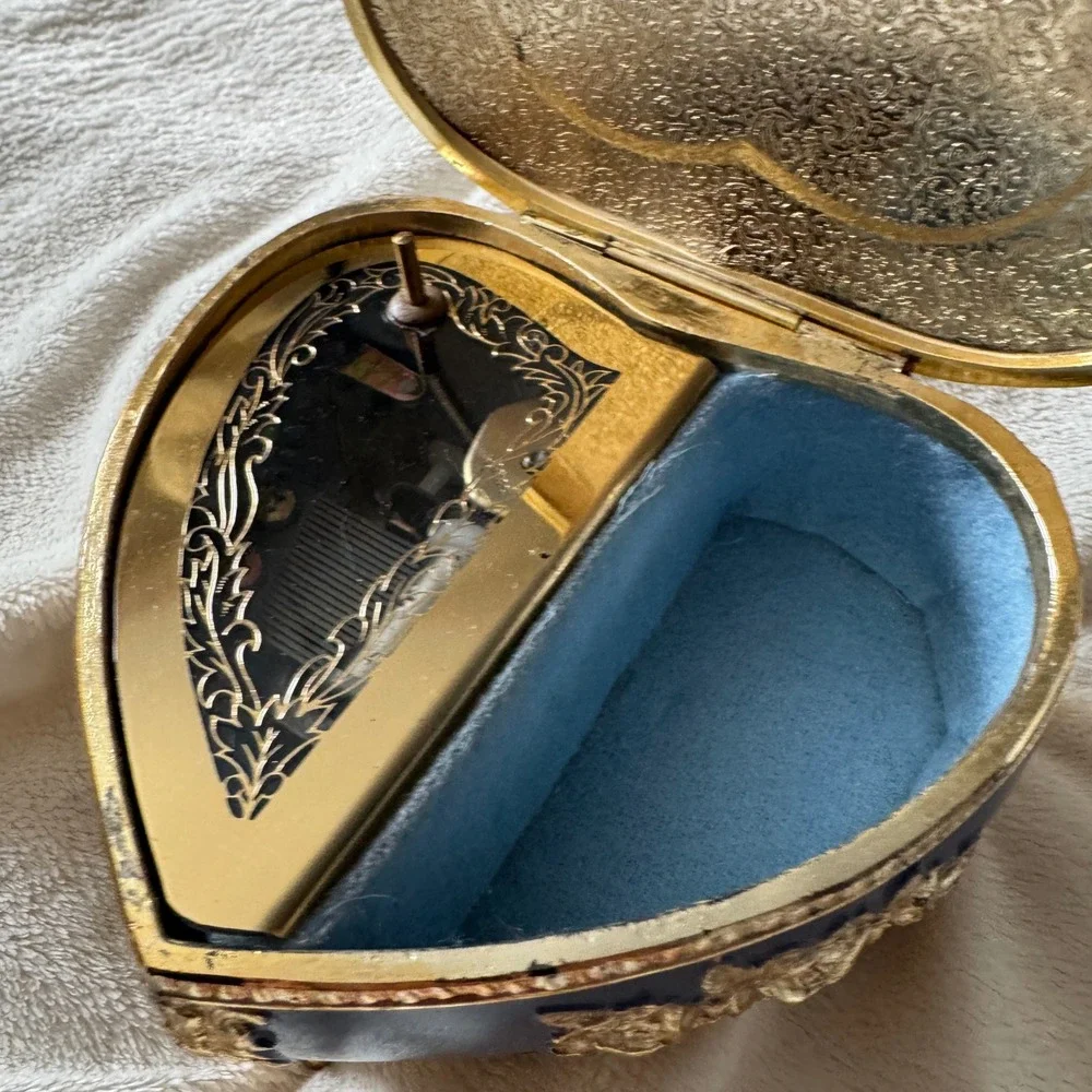 Sankyo Musical Jewelry Box Heart Blue Enamel Gold Cameo Pearl Vintage Japan